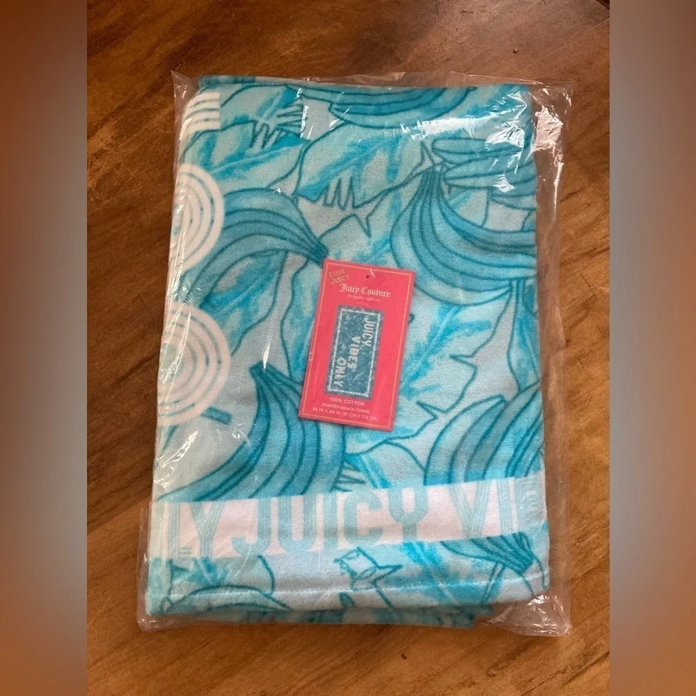 JUICY COUTURE Juicy Vibes Only Beach/Bath Towel BLUE WHITE 36x68 NWT